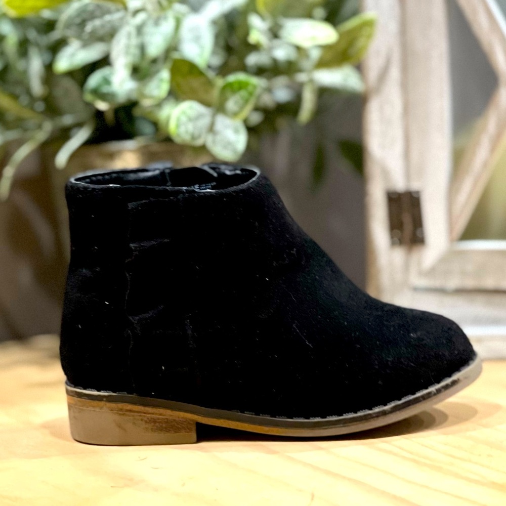 Toddler Black Suede Bootie